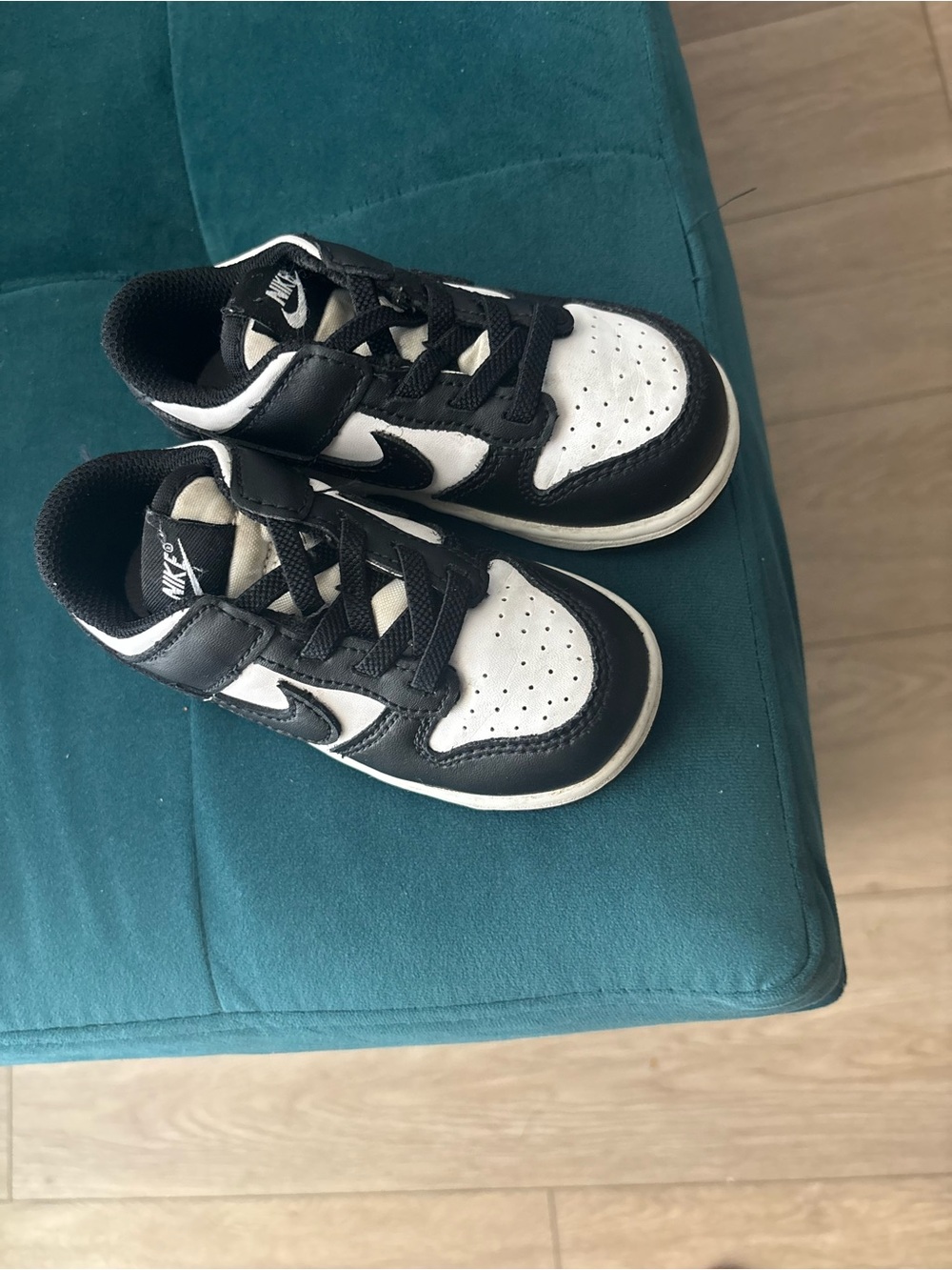 Nike Kids Black and White Hook-and-Loop Sneakers